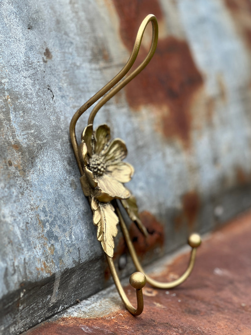 Gilded Metal Flower Hooks Assorted