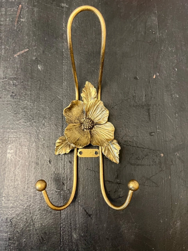 Gilded Metal Flower Hooks Assorted